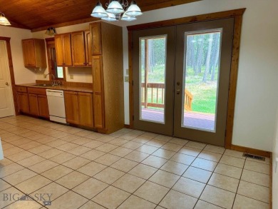 Immaculate custom home with room to roam. 3 BR, 2 BA 2,656 total on Double Arrow Lodge in Montana - for sale on GolfHomes.com, golf home, golf lot