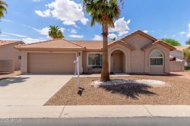 JUST THE RIGHT SIZE HOME FOR WINTER RETREAT OR DOWNSIZING* THIS on Oakwood Golf Club  in Arizona - for sale on GolfHomes.com, golf home, golf lot