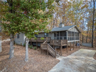 Welcome to your new golf course home in Chickasaw Point. This on The Trail At Chickasaw Pointe in South Carolina - for sale on GolfHomes.com, golf home, golf lot