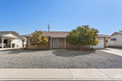 Welcome to this charming 2-bedroom, 1-bath turnkey beauty on Sundale Country Club in California - for sale on GolfHomes.com, golf home, golf lot