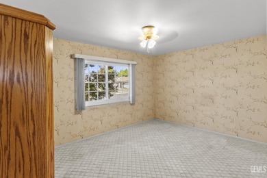 Welcome to this charming 2-bedroom, 1-bath turnkey beauty on Sundale Country Club in California - for sale on GolfHomes.com, golf home, golf lot