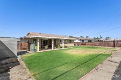 Welcome to this charming 2-bedroom, 1-bath turnkey beauty on Sundale Country Club in California - for sale on GolfHomes.com, golf home, golf lot