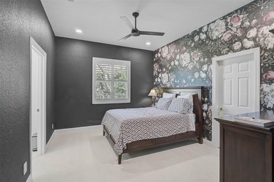 **ELEGANT UPDATED RESIDENCE IN THE OAKS | MODERN COMFORT ON A on The Oaks Club in Florida - for sale on GolfHomes.com, golf home, golf lot