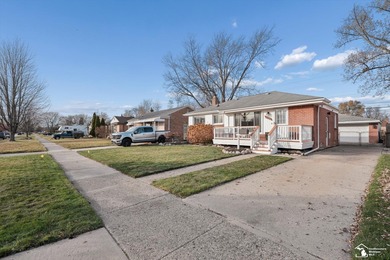 This charming 3 bedroom, 1.5 bath home offers the perfect blend on Westland Municipal Golf Course in Michigan - for sale on GolfHomes.com, golf home, golf lot