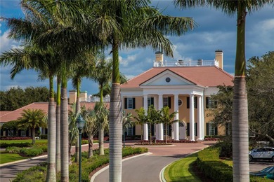 **ELEGANT UPDATED RESIDENCE IN THE OAKS | MODERN COMFORT ON A on The Oaks Club in Florida - for sale on GolfHomes.com, golf home, golf lot