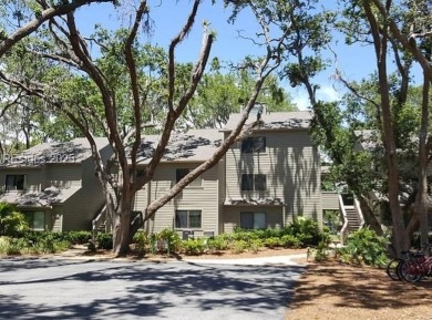 Great renovation awaiting your finishing touch! This 1-bedroom on Harbour Town Golf Links in South Carolina - for sale on GolfHomes.com, golf home, golf lot