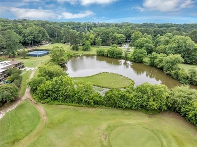 Welcome home to a premier, renovated 3 bedroom, 2 bath flat that on Cross Creek Golf Course in Georgia - for sale on GolfHomes.com, golf home, golf lot