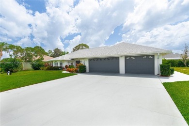 Stunning 4BR/4BA POOL HOME ideal for families and entertaining! on Sun n Lake Golf and Country Club in Florida - for sale on GolfHomes.com, golf home, golf lot