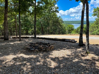 This 3 bedroom, 3 bath home sits on 6 lots in Country Club Hills on Lost Woods Golf Course in Missouri - for sale on GolfHomes.com, golf home, golf lot