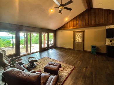 This 3 bedroom, 3 bath home sits on 6 lots in Country Club Hills on Lost Woods Golf Course in Missouri - for sale on GolfHomes.com, golf home, golf lot