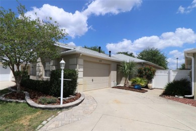 REDUCED PRICE, NOW INCLUDES GOLF CART.  Welcome in to this on The Links of Spruce Creek in Florida - for sale on GolfHomes.com, golf home, golf lot
