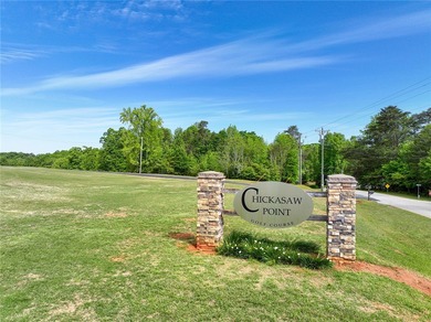 Nice building lot in Chickasaw Point in a great location. Close on The Trail At Chickasaw Pointe in South Carolina - for sale on GolfHomes.com, golf home, golf lot