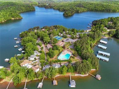 Nice building lot in Chickasaw Point in a great location. Close on The Trail At Chickasaw Pointe in South Carolina - for sale on GolfHomes.com, golf home, golf lot