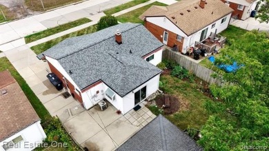 GORGEOUS, UPDATED RANCH...JUST PACK YOUR BAGS THE UPDATES HAVE on Westland Municipal Golf Course in Michigan - for sale on GolfHomes.com, golf home, golf lot