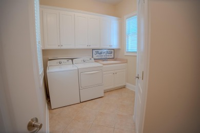 Comfortable and functional this 3-bedroom 2.5 bath is on Reynolds Lake Oconee - The Oconee in Georgia - for sale on GolfHomes.com, golf home, golf lot