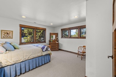 Experience the perfect blend of quality and lifestyle in this on  in Oregon - for sale on GolfHomes.com, golf home, golf lot