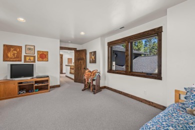 Experience the perfect blend of quality and lifestyle in this on  in Oregon - for sale on GolfHomes.com, golf home, golf lot