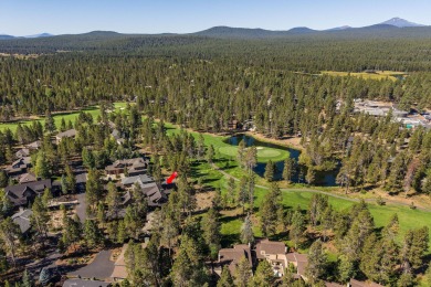 Experience the perfect blend of quality and lifestyle in this on  in Oregon - for sale on GolfHomes.com, golf home, golf lot