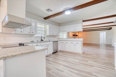 Stunning home with lots of space!  This 3 bedroom home has 2 on Duncan Golf and Country Club in Oklahoma - for sale on GolfHomes.com, golf home, golf lot