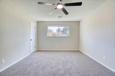 Stunning home with lots of space!  This 3 bedroom home has 2 on Duncan Golf and Country Club in Oklahoma - for sale on GolfHomes.com, golf home, golf lot