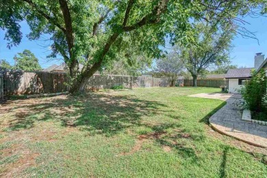 Stunning home with lots of space!  This 3 bedroom home has 2 on Duncan Golf and Country Club in Oklahoma - for sale on GolfHomes.com, golf home, golf lot