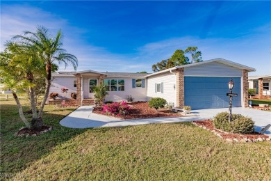 This lovely 2 bedroom/2 bath home has a split bedroom floor plan on Pine Lakes Country Club in Florida - for sale on GolfHomes.com, golf home, golf lot