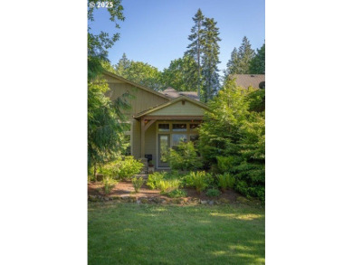 Lovely townhouse right on the fairway of Foxglove at the Resort on  in Oregon - for sale on GolfHomes.com, golf home, golf lot