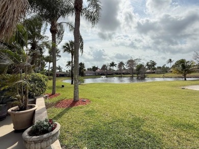 Welcome to paradise! This meticulously maintained, back-in lot on Motorcoach Resort Golf Course in Florida - for sale on GolfHomes.com, golf home, golf lot