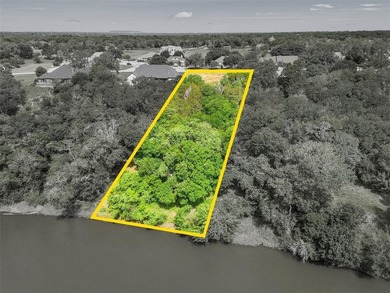 OWN A SLIVER OF THE RIVER IN PECAN PLANTATION GOLFING COMMUNITY! on Pecan Plantation Country Club in Texas - for sale on GolfHomes.com, golf home, golf lot