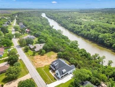 OWN A SLIVER OF THE RIVER IN PECAN PLANTATION GOLFING COMMUNITY! on Pecan Plantation Country Club in Texas - for sale on GolfHomes.com, golf home, golf lot