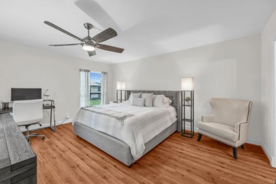 Second story 3 bedroom, 2 bath condo in Turtle Creek! Updated on Turtle Creek Club in Florida - for sale on GolfHomes.com, golf home, golf lot