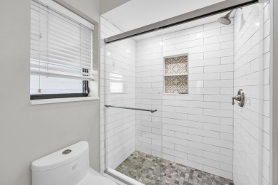 Second story 3 bedroom, 2 bath condo in Turtle Creek! Updated on Turtle Creek Club in Florida - for sale on GolfHomes.com, golf home, golf lot