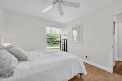Second story 3 bedroom, 2 bath condo in Turtle Creek! Updated on Turtle Creek Club in Florida - for sale on GolfHomes.com, golf home, golf lot