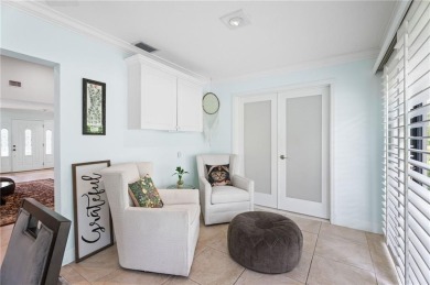 ''Golfer's Choice''! This 3BD/3BA charming home directly on on  in Florida - for sale on GolfHomes.com, golf home, golf lot