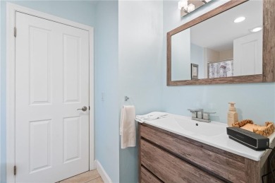 ''Golfer's Choice''! This 3BD/3BA charming home directly on on  in Florida - for sale on GolfHomes.com, golf home, golf lot