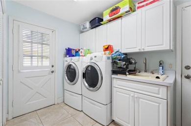 ''Golfer's Choice''! This 3BD/3BA charming home directly on on  in Florida - for sale on GolfHomes.com, golf home, golf lot
