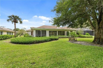 ''Golfer's Choice''! This 3BD/3BA charming home directly on on  in Florida - for sale on GolfHomes.com, golf home, golf lot