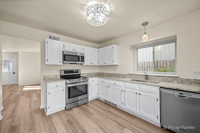 Welcome to carefree living at Leisure Village! Your next chapter on Leisure Village Golf Course in Illinois - for sale on GolfHomes.com, golf home, golf lot