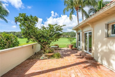 Overlooking the 17th Fairway, this beautiful 3 BR townhouse w/ 2 on Grand Harbor Golf and Country Club in Florida - for sale on GolfHomes.com, golf home, golf lot