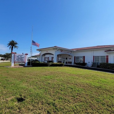 New to the market! This Eden model home offers 2 bedrooms, 2 on Mainlands Golf Club in Florida - for sale on GolfHomes.com, golf home, golf lot