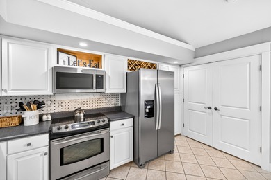 STUNNING UPSTAIRS CONDO WITH SWEEPING BAY & MARINA VIEWS IN on Sandestin Golf and Beach Resort - The Links in Florida - for sale on GolfHomes.com, golf home, golf lot