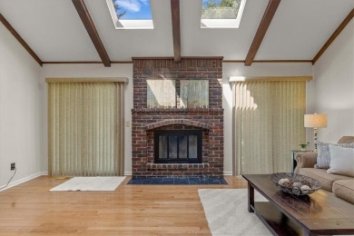Welcome to this spacious 2-bedroom, 2-bath townhome perfectly on Leawood South Country Club in Kansas - for sale on GolfHomes.com, golf home, golf lot