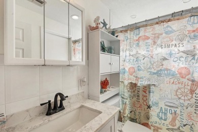 Lovely, Updated, 2/2 DW Mobile Home in Alameda Isles. Home on Boca Royale Golf and Country Club in Florida - for sale on GolfHomes.com, golf home, golf lot