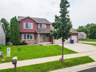 Welcome home to this very spacious 4 bed, 4 bath, 2 story on Northern Hills Golf Course in Minnesota - for sale on GolfHomes.com, golf home, golf lot