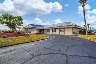 Lovely, Updated, 2/2 DW Mobile Home in Alameda Isles. Home on Boca Royale Golf and Country Club in Florida - for sale on GolfHomes.com, golf home, golf lot