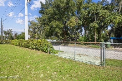 3-bedroom, 2-bath wonderland-remodeled to dazzle! Nestled on a on Palatka Golf Club in Florida - for sale on GolfHomes.com, golf home, golf lot
