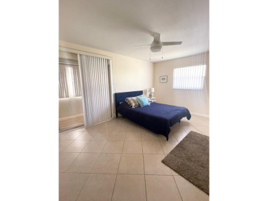 BEAUTIFUL, 1 BEDROOM CONDO IN GATED 55+ COMMUNITY. WALK TO on Addison Reserve in Florida - for sale on GolfHomes.com, golf home, golf lot