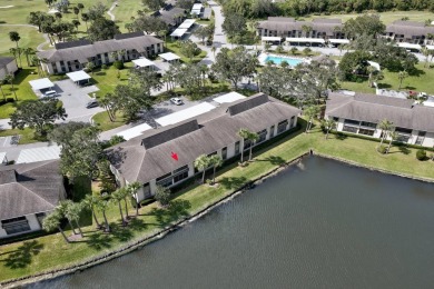 Beautifully renovated 2 BD/2 BA situated on Executive Golf on Vista Plantation Golf Club in Florida - for sale on GolfHomes.com, golf home, golf lot