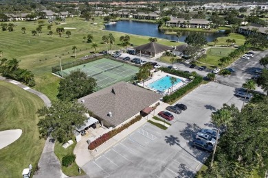 Beautifully renovated 2 BD/2 BA situated on Executive Golf on Vista Plantation Golf Club in Florida - for sale on GolfHomes.com, golf home, golf lot