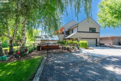 Nestled at the end of a quiet dead-end road, this beautifully on Prineville Golf and Country Club in Oregon - for sale on GolfHomes.com, golf home, golf lot